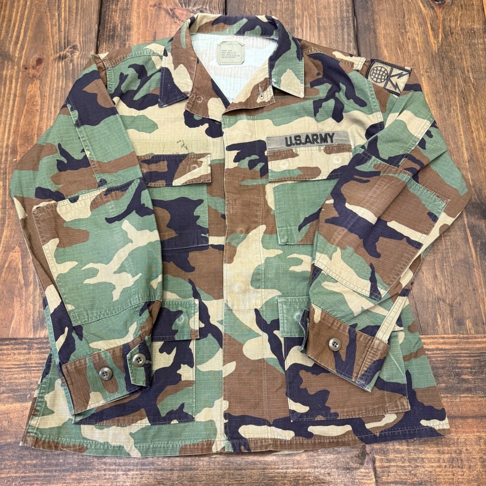 US‎ Army Woodland Camo BDU Field Jacket Medium Short 1108th Signal Patch vintage